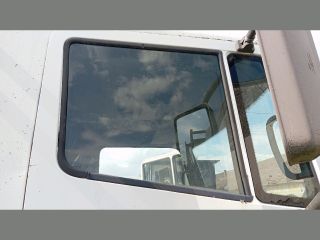 bontott NISSAN ATLEON Jobb első Ablak