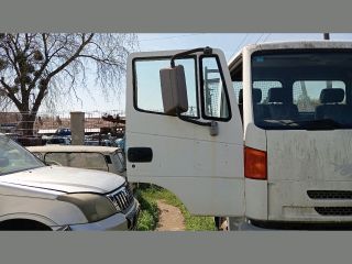 bontott NISSAN ATLEON Jobb első Ajtó (Üres lemez)