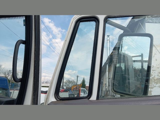 bontott NISSAN ATLEON Jobb első Fixüveg (Ajtóban)