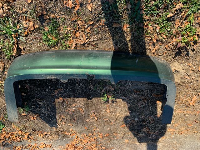 bontott NISSAN BLUEBIRD Hátsó Lökhárító (Részeivel)