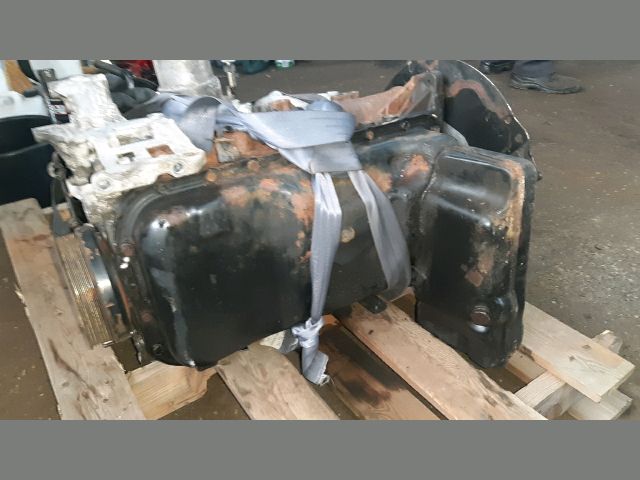 bontott NISSAN CABSTAR Motor (Fűzött blokk hengerfejjel)