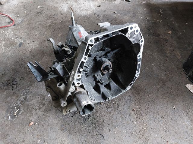 bontott NISSAN CUBE Váltó (Mechanikus)