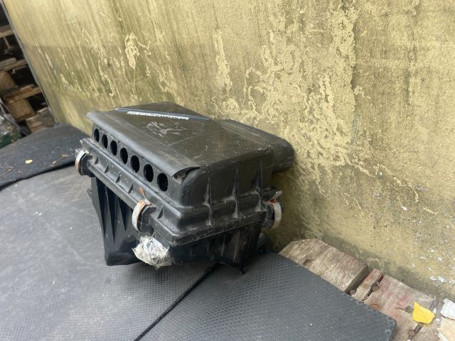 bontott NISSAN GT-R Légszűrő Ház