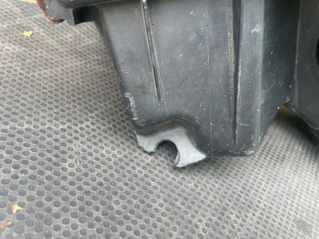 bontott NISSAN GT-R Légszűrő Ház