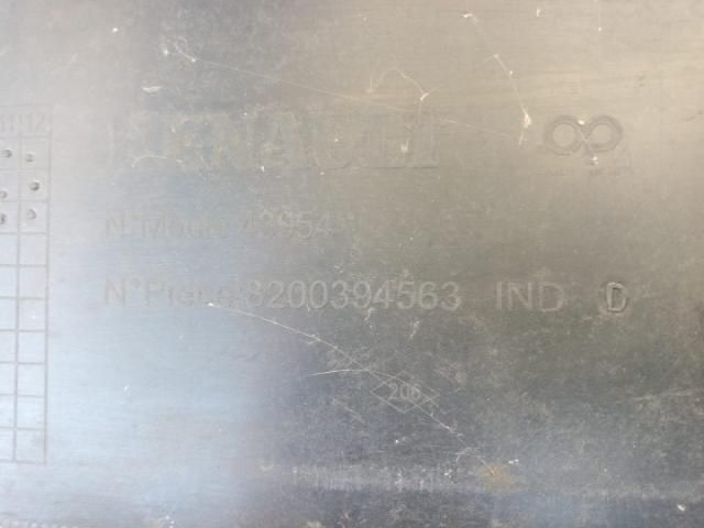 bontott NISSAN INTERSTAR Első Lökhárító (Üresen)