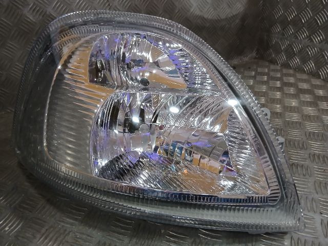 bontott NISSAN INTERSTAR Jobb Fényszóró