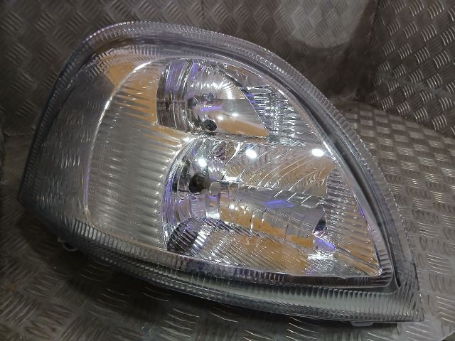 bontott NISSAN INTERSTAR Jobb Fényszóró