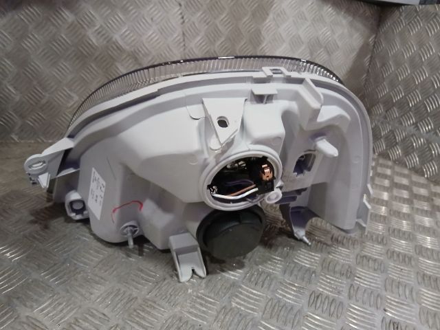 bontott NISSAN INTERSTAR Jobb Fényszóró