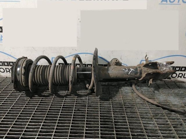 bontott NISSAN JUKE Bal első Lengéscsillapító