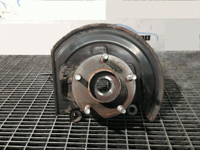 bontott NISSAN JUKE Jobb első Csonkállvány