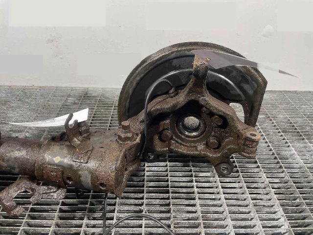 bontott NISSAN JUKE Jobb első Csonkállvány