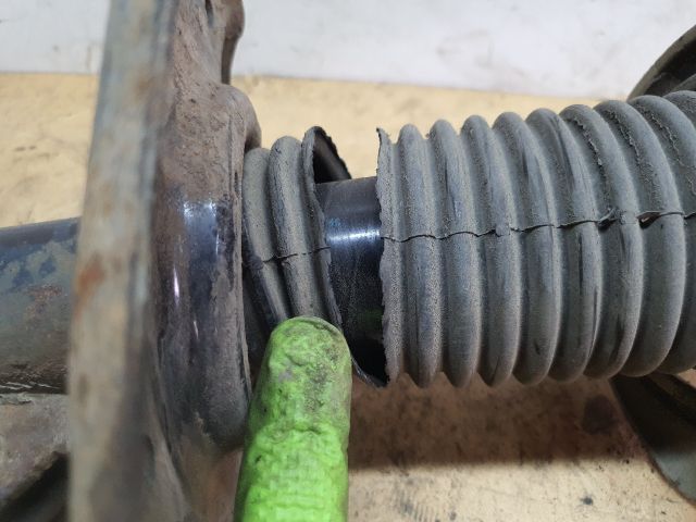 bontott NISSAN JUKE Bal első Lengéscsillapító