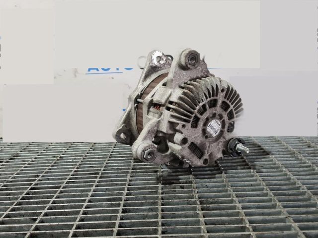 bontott NISSAN JUKE Generátor