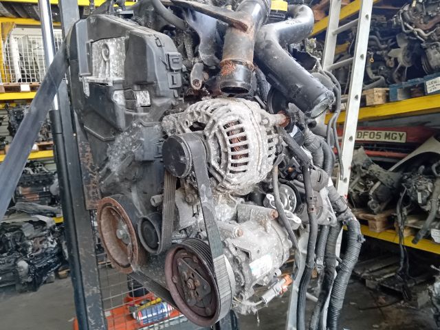 bontott NISSAN JUKE Komplett Motor (Segédberendezésekkel)