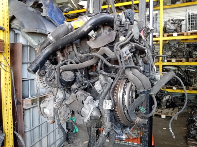 bontott NISSAN JUKE Komplett Motor (Segédberendezésekkel)