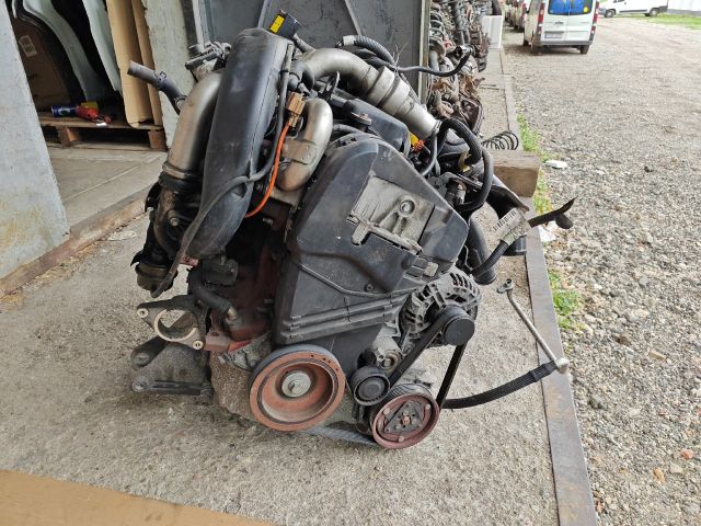 bontott NISSAN JUKE Komplett Motor (Segédberendezésekkel)