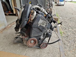 bontott NISSAN JUKE Komplett Motor (Segédberendezésekkel)