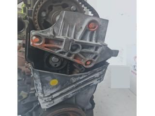 bontott NISSAN JUKE Motor (Fűzött blokk hengerfejjel)