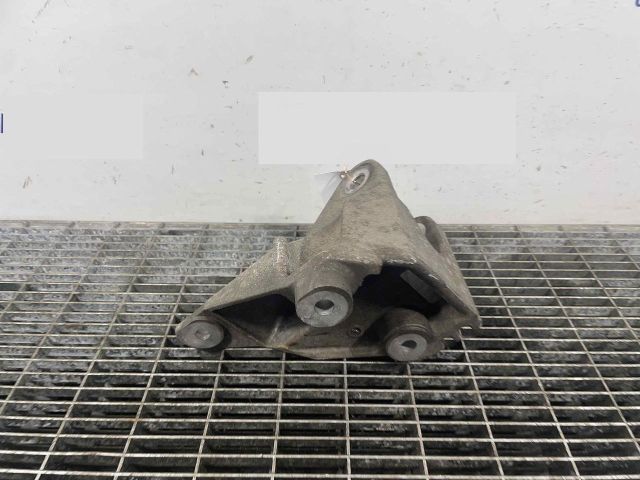 bontott NISSAN JUKE Motor Tartó Bak (Pozíciófüggetlen)