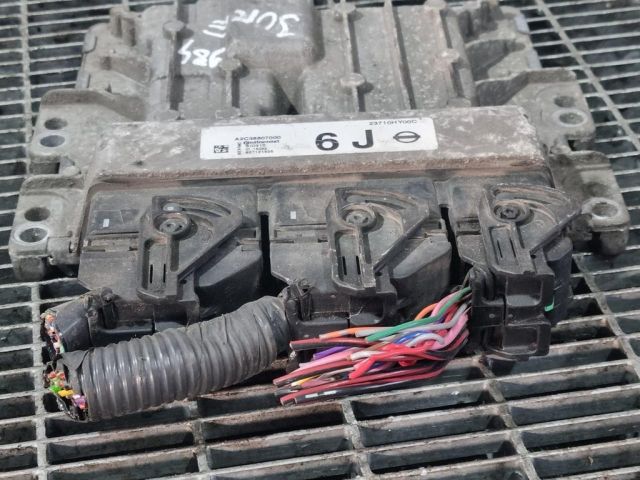 bontott NISSAN JUKE Motorvezérlő