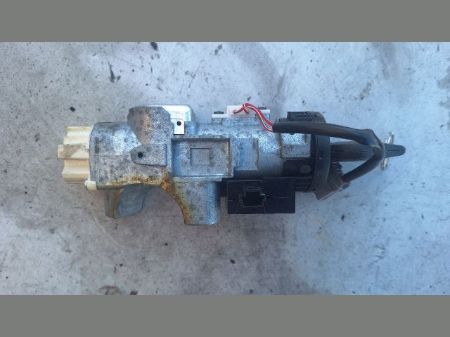 bontott NISSAN JUKE Gyújtáskapcsoló Házzal