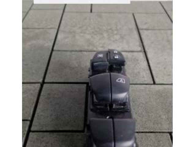 bontott NISSAN JUKE Ablakemelő Kapcsoló Négyes / Kettes