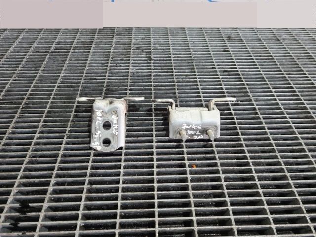 bontott NISSAN JUKE Ajtó Zsanér (Pozíciófüggetlen)