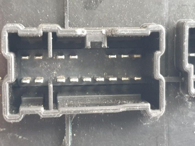 bontott NISSAN JUKE Bal első Ablakemelő Kapcsoló