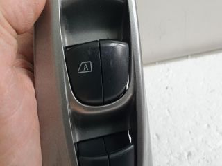 bontott NISSAN JUKE Bal első Ablakemelő Kapcsoló