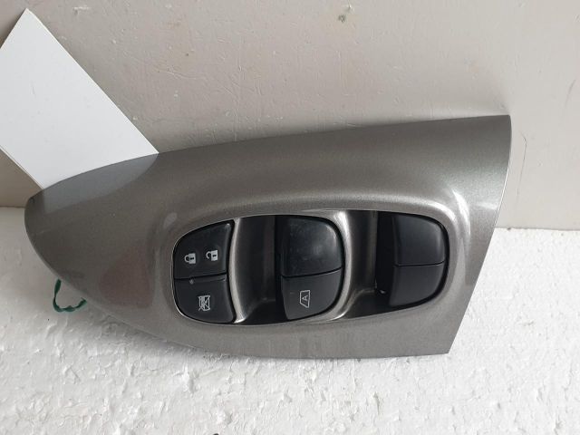 bontott NISSAN JUKE Bal első Ablakemelő Kapcsoló