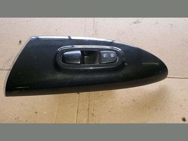 bontott NISSAN JUKE Bal első Ablakemelő Kapcsoló