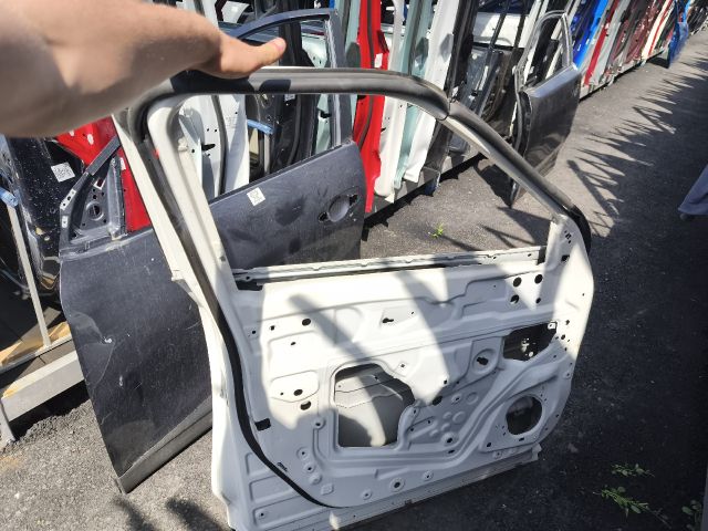 bontott NISSAN JUKE Bal első Ajtó (Üres lemez)