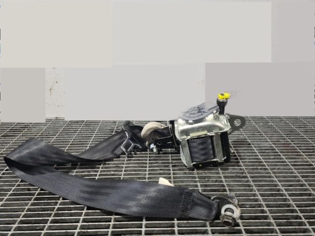 bontott NISSAN JUKE Bal első Biztonsági Öv