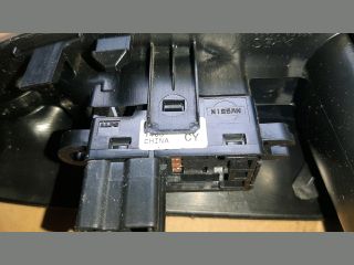 bontott NISSAN JUKE Bal hátsó Ablakemelő Kapcsoló