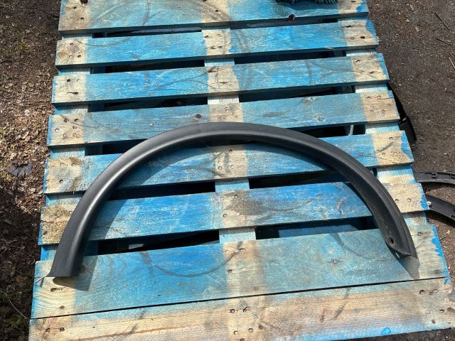 bontott NISSAN JUKE Bal hátsó Sárvédő Díszléc