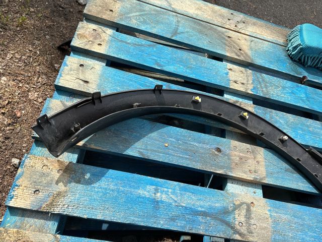 bontott NISSAN JUKE Bal hátsó Sárvédő Díszléc