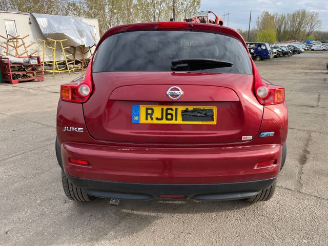 bontott NISSAN JUKE Biztosítéktábla Csomagtér