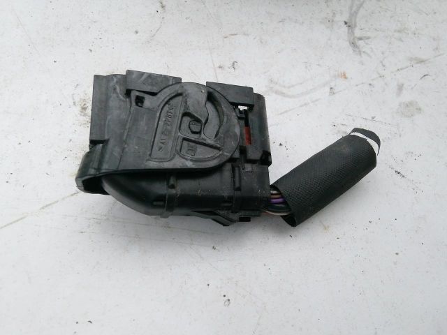 bontott NISSAN JUKE Csatlakozó