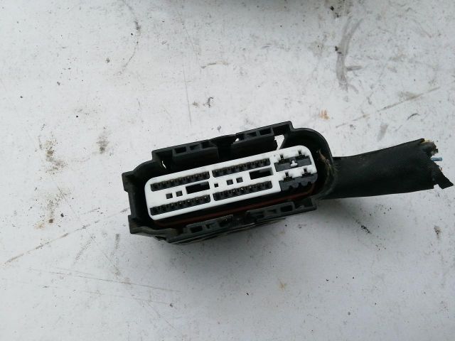 bontott NISSAN JUKE Csatlakozó