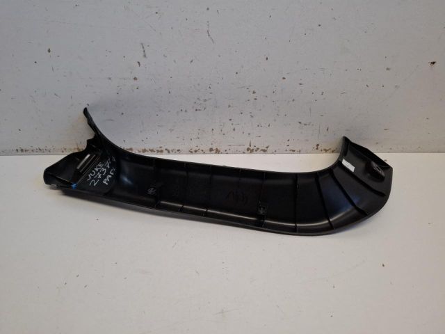 bontott NISSAN JUKE Csomagtérajtó Kárpit