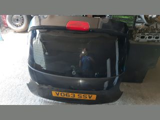 bontott NISSAN JUKE Csomagtérajtó (Üres lemez)