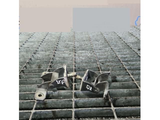 bontott NISSAN JUKE Csomagtérajtó Zsanér