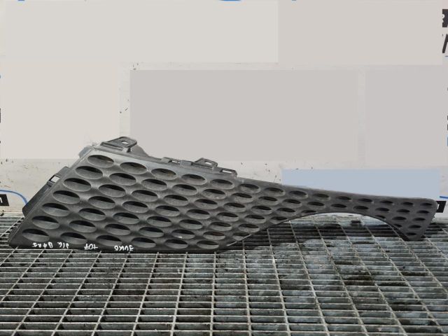 bontott NISSAN JUKE Első Lökhárító Díszléc