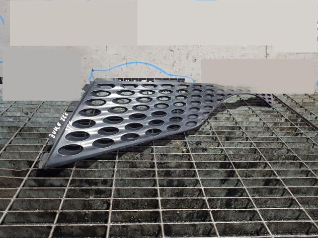 bontott NISSAN JUKE Első Lökhárító Díszléc