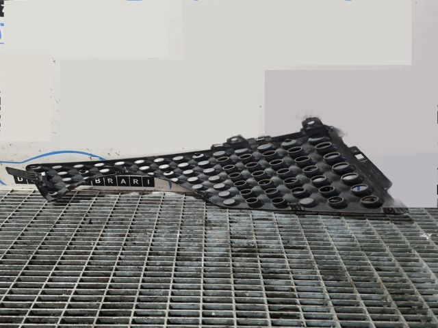 bontott NISSAN JUKE Első Lökhárító Díszléc