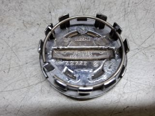 bontott NISSAN JUKE Felniközép (1 db)