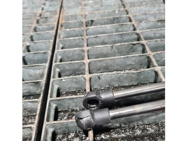 bontott NISSAN JUKE Gázrugós Kitámasztó Teleszkóp Csomagtérajtó (Pozíciófüggetlen)