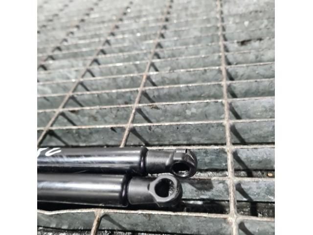 bontott NISSAN JUKE Gázrugós Kitámasztó Teleszkóp Csomagtérajtó (Pozíciófüggetlen)