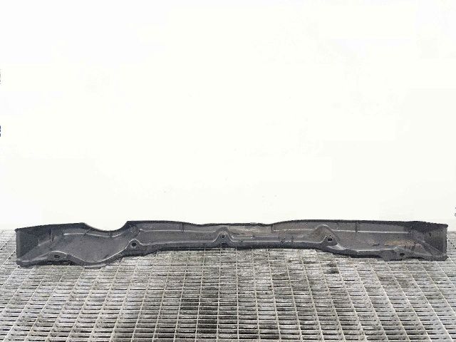 bontott NISSAN JUKE Hátsó középső Lökhárító Tartó (Műanyag)