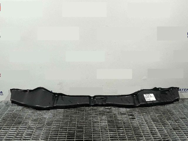 bontott NISSAN JUKE Hátsó középső Lökhárító Tartó (Műanyag)